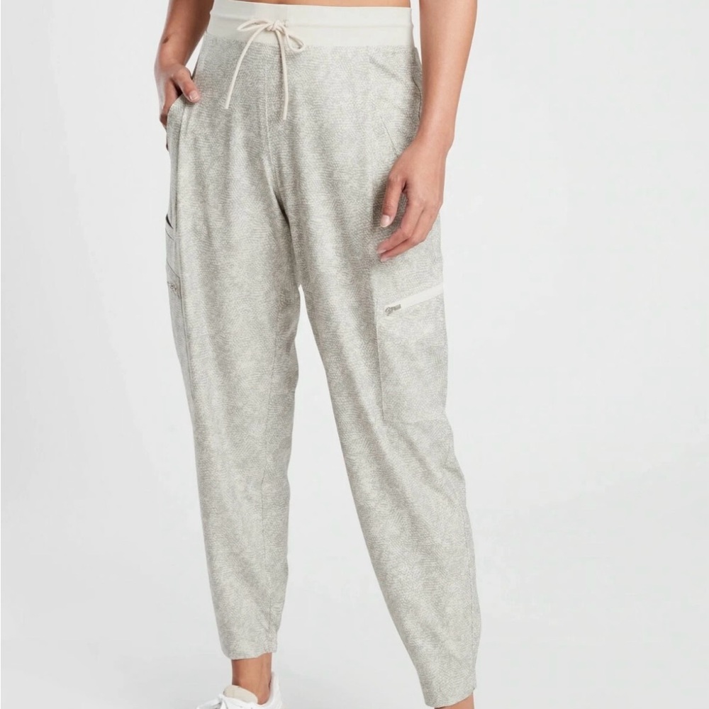 Athleta SET(2) NWOT Venture Printed Viper Gray, Brooklyn Textured Pants Size 2 - Picture 2 of 16